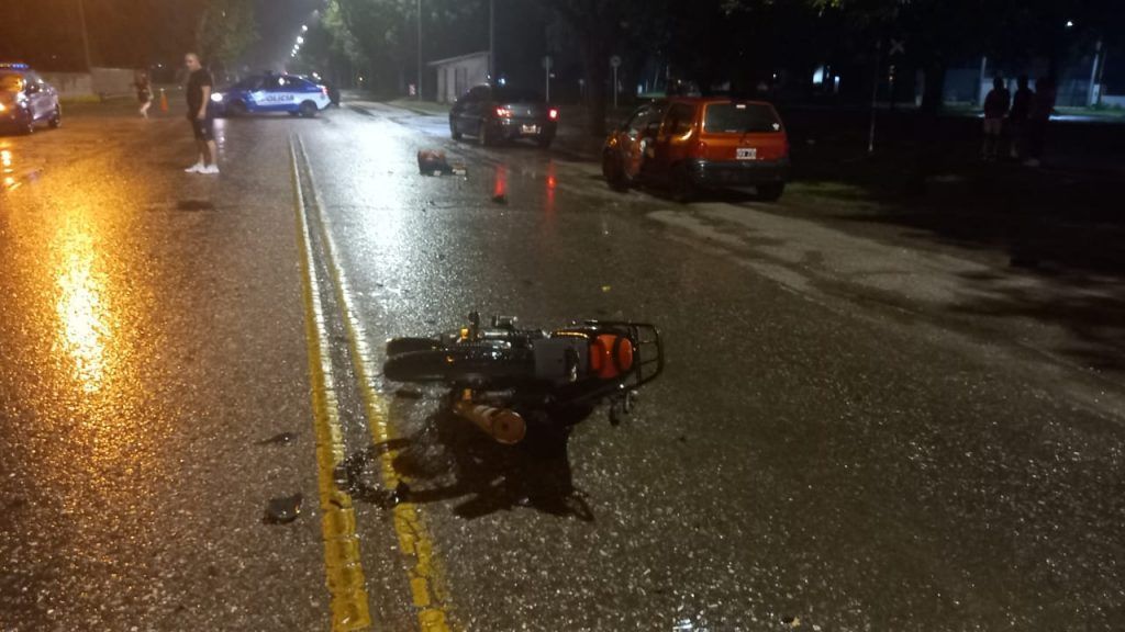 LA FAMILIA DEL HOMBRE ATROPELLADO EN LA MADRUGADA DE AÑO NUEVO EN COLONIA CAROYA PIDE AYUDA PARA IDENTIFICAR AL CONDUCTOR QUE SE FUGÓ
