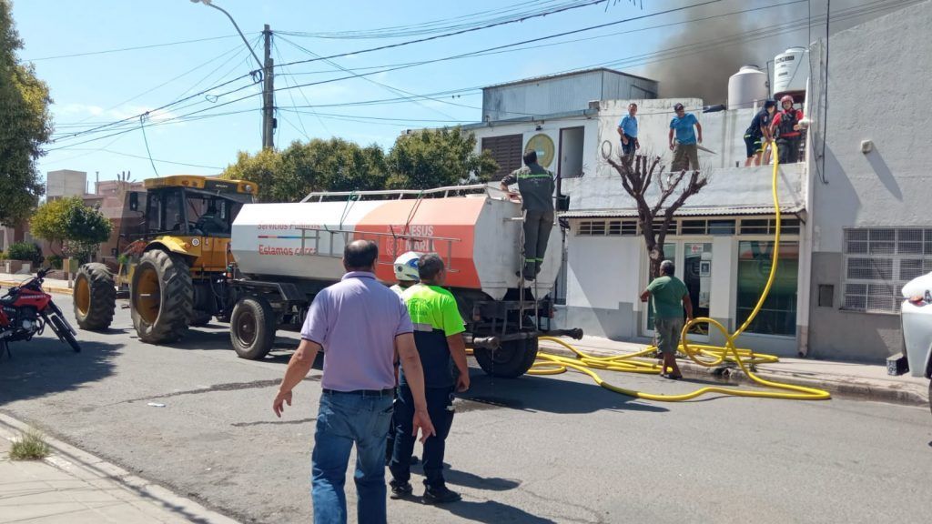 INCENDIO EN UN DEPÓSITO EN BARRIO LATINOAMÉRICA EN JESUS MARIA
