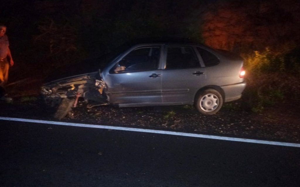 DOS AUTOS CHOCARON ANOCHE CERCA DE VILLA TULUMBA
