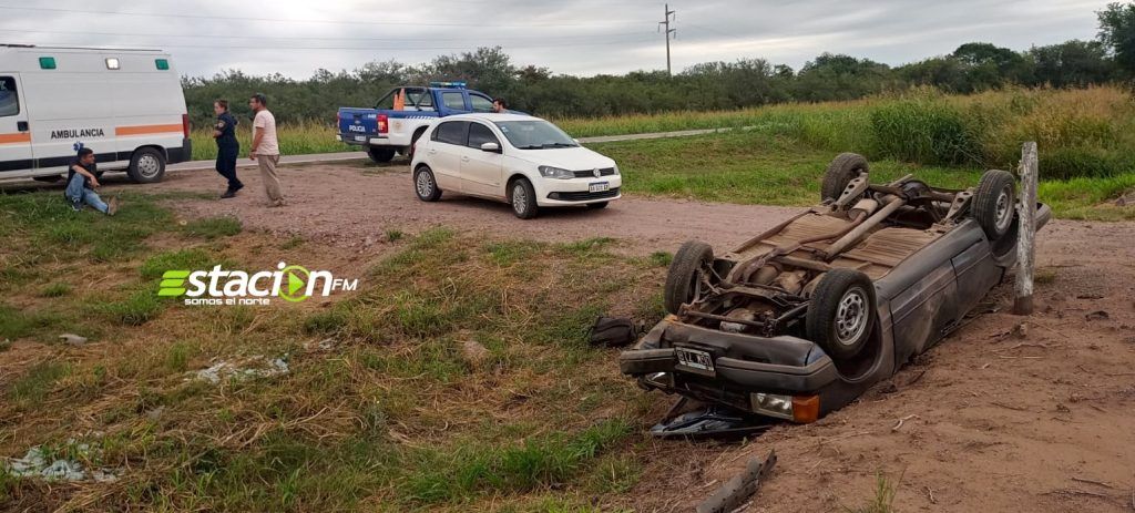 UN AUTOMÓVIL PERDIÓ EL CONTROL Y SE DIO VUELTA EN RUTA 9