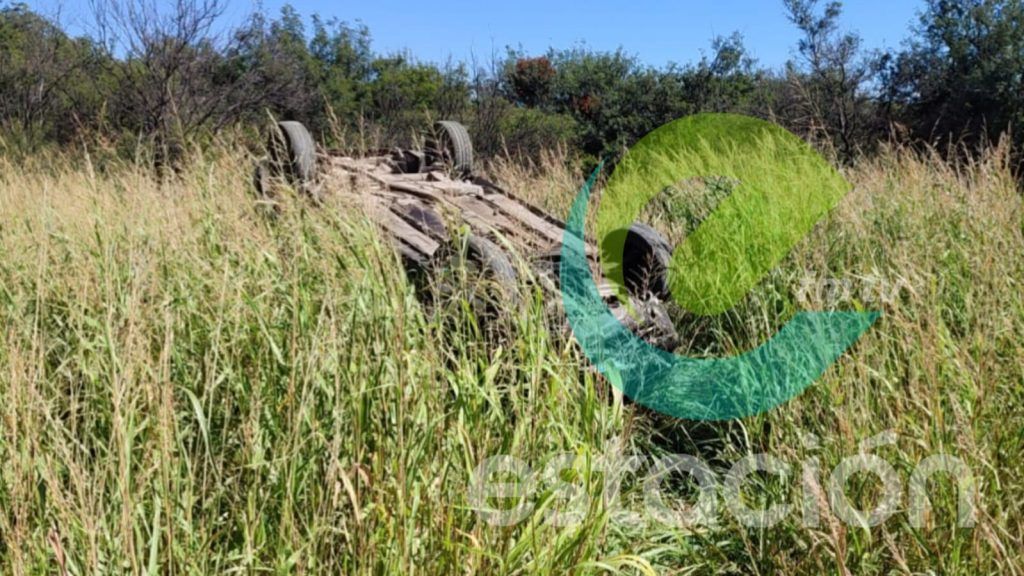 UN AUTO CONDUCIDO POR UN HOMBRE DE 80 AÑOS VOLCÓ CERCA DE DEAN FUNES