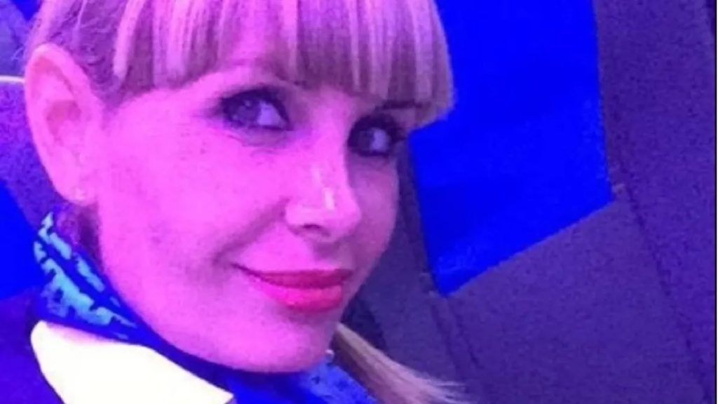 LA AZAFATA DE AEROLÍNEAS QUE HIZO LA AMENAZA DE BOMBA SEGUIRÁ DETENIDA