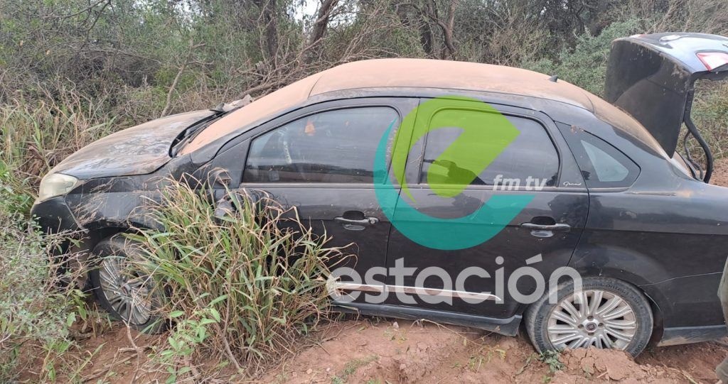 VUELCO DE UN AUTO CERCA DE LOS MISTOLES