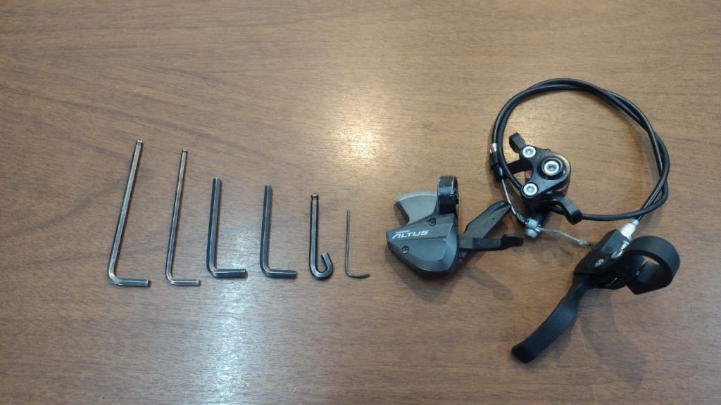 DOS ADOLESCENTES DE 13 Y 14 AÑOS DETENIDOS POR ROBAR UNA BICI EN COLONIA CAROYA