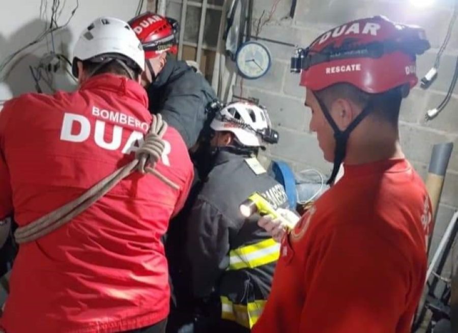 CÓRDOBA: BOMBEROS RESCATARON A UNA MUJER QUE QUEDÓ CON EL BRAZO ATRAPADO EN UNA AMASADORA EN UNA PANADERÍA