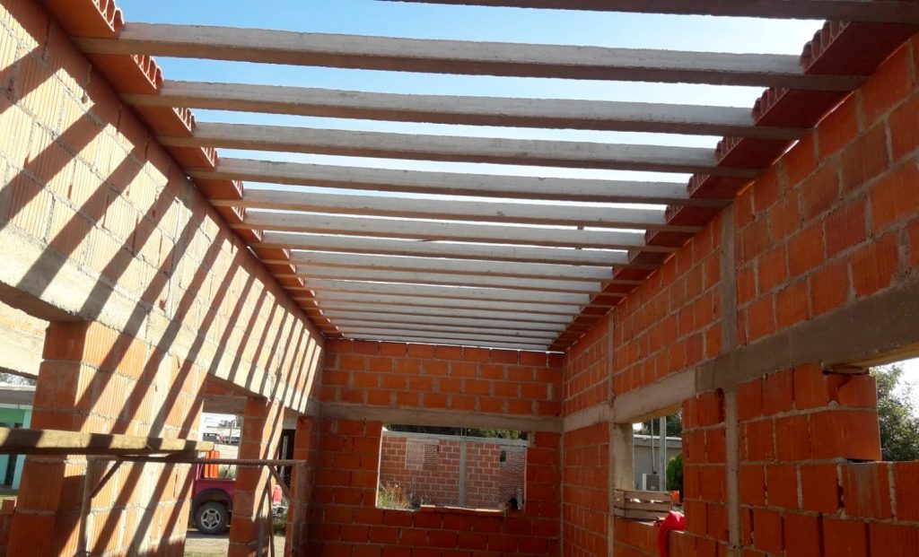 COMIENZA LA CONSTRUCCIÓN DEL TECHO DEL CENTRO DE DÍA CAID