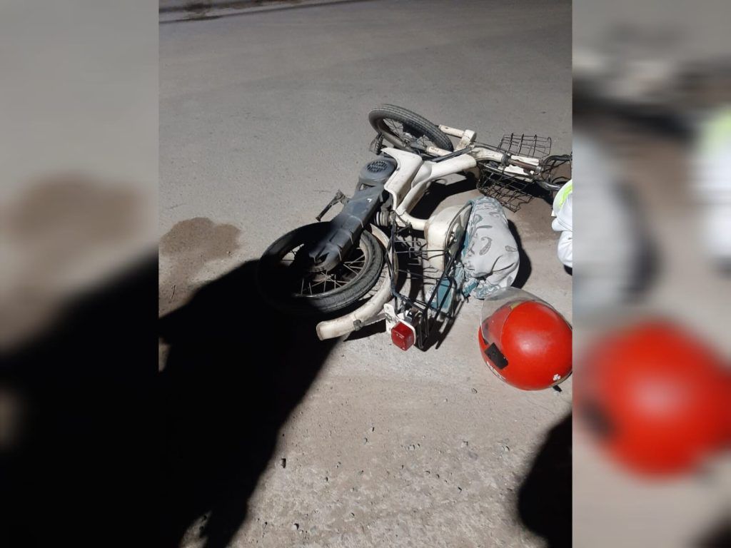 ACCIDENTE DE TRÁNSITO EN COLONIA CAROYA DEJA UNA MUJER MAYOR HERIDA