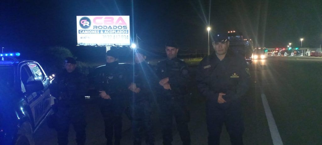 GRAN OPERATIVO DE SEGURIDAD EN LA REGIÓN POR EL PASO DE LAS HINCHADAS DE TALLERES Y CHACARITA A LA RIOJA