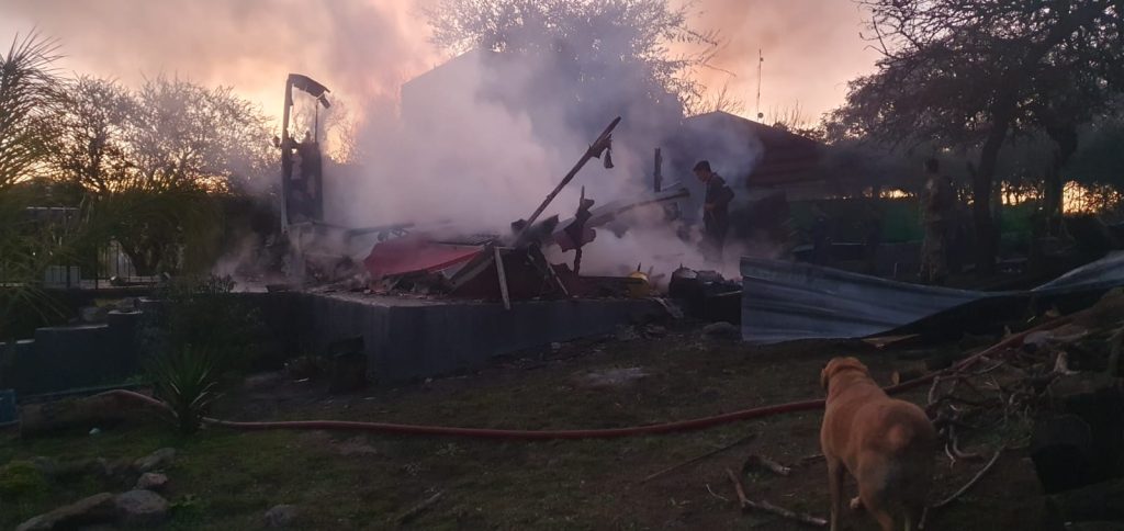 SE INCENDIÓ POR COMPLETO UNA VIVIENDA EN LA PAMPA, DEPARTAMENTO TOTORAL