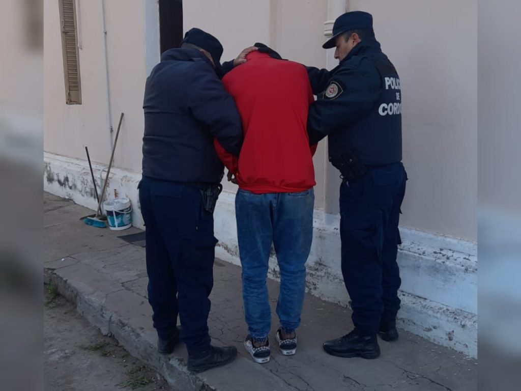 UN DETENIDO DURANTE ALLANAMIENTOS EN LAS PEÑAS POR HURTO Y AMENAZAS