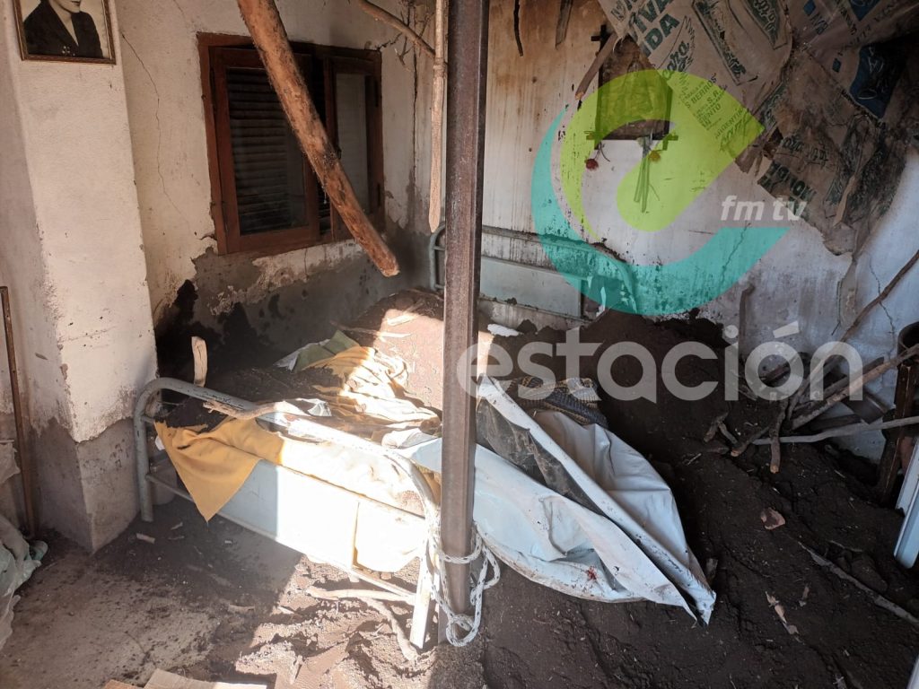 UN ABUELO GRAVE TRAS DERRUMBARSE EL TECHO DE SU RANCHO