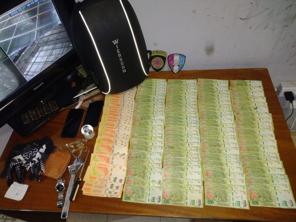 DETIENEN A DOS LADRONES QUE ROBARON UNA FUERTE SUMA DE DINERO EN JESÚS MARÍA