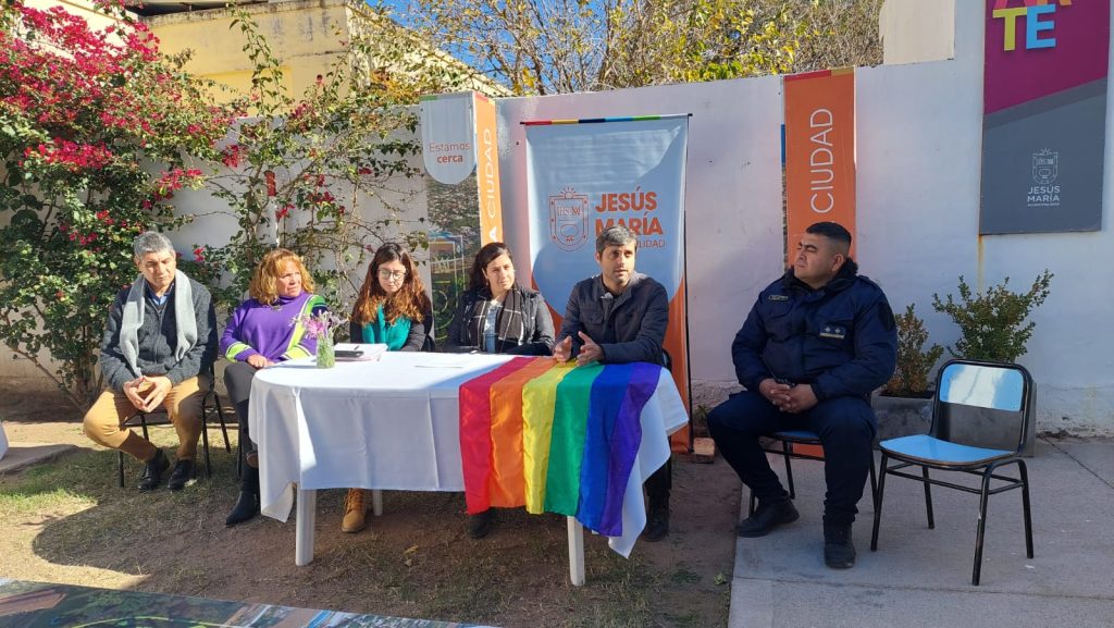 JESUS MARÍA LANZÓ “COMERCIO VIOLETA”, UN PROGRAMA DE PREVENCIÓN DE ACOSO CALLEJERO