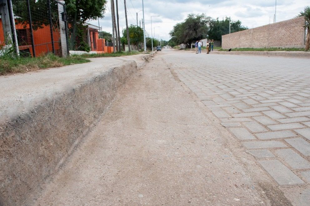 HABILITARON OBRAS DE URBANIZACIÓN EN CRUZ DEL EJE