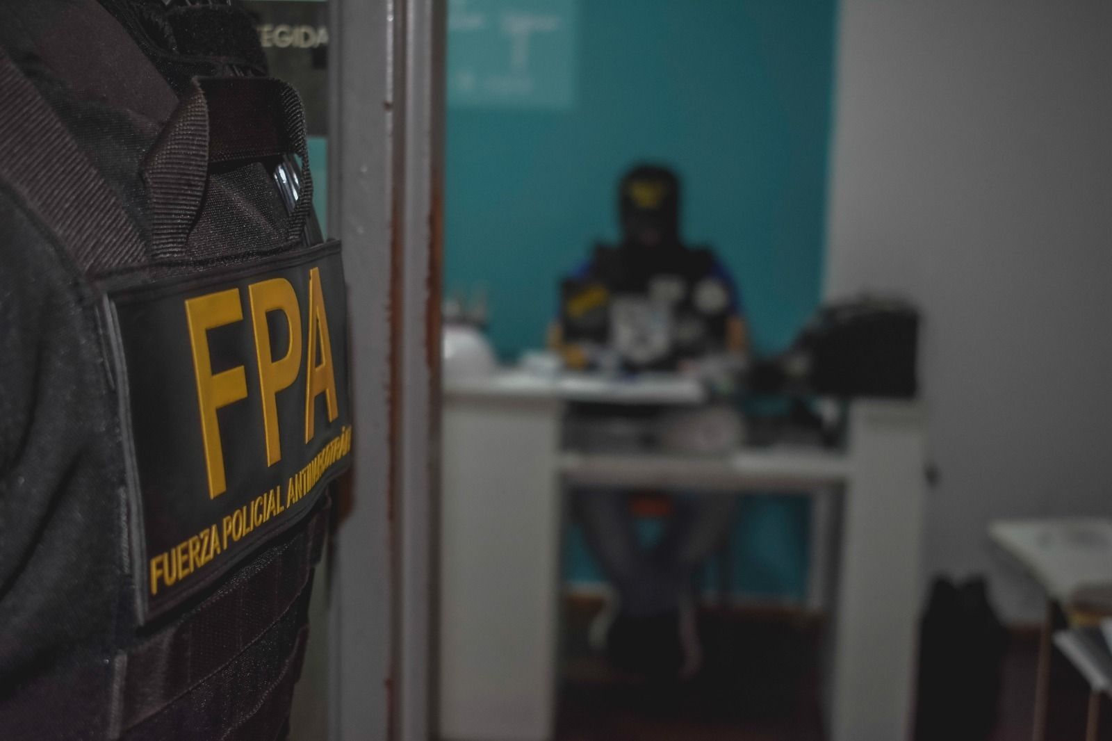 USABA LA TEMPORADA TURÍSTICA PARA VENDER COCAÍNA EN VILLA CARLOS PAZ Y QUEDÓ DETENIDO POR LA FPA