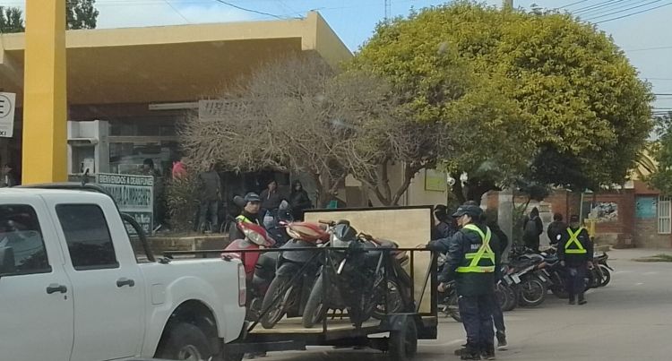 CONTINÚAN LOS CONTROLES CONTRA LOS “ESCAPES LIBRES” EN DEAN FUNES Y SI NO ESTÁ EL DUEÑO SE SECUESTRAN IGUAL