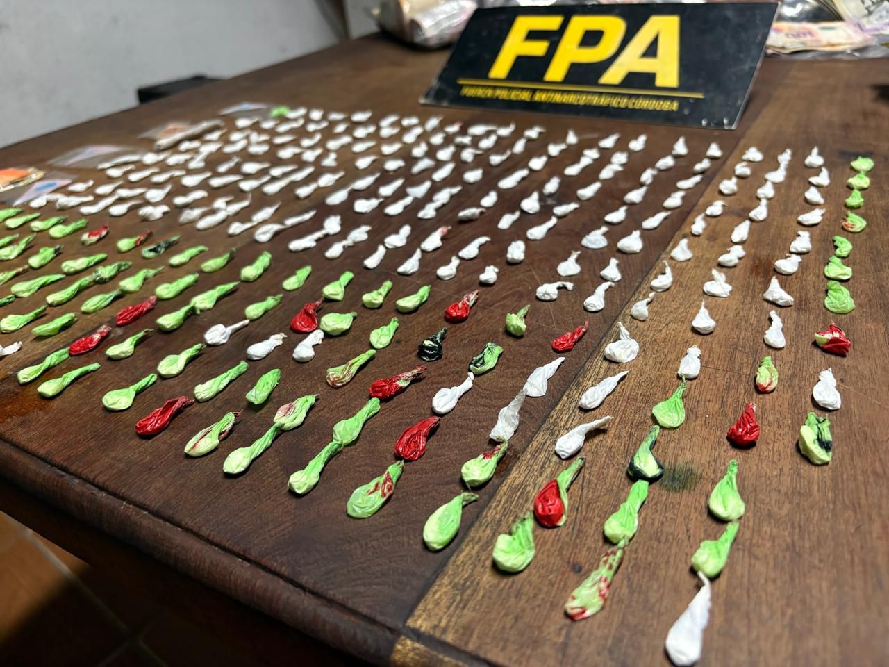 CÓRDOBA: LA FPA SECUESTRÓ COCAÍNA Y DETUVO A TRES SUJETOS CON ANTECEDENTES