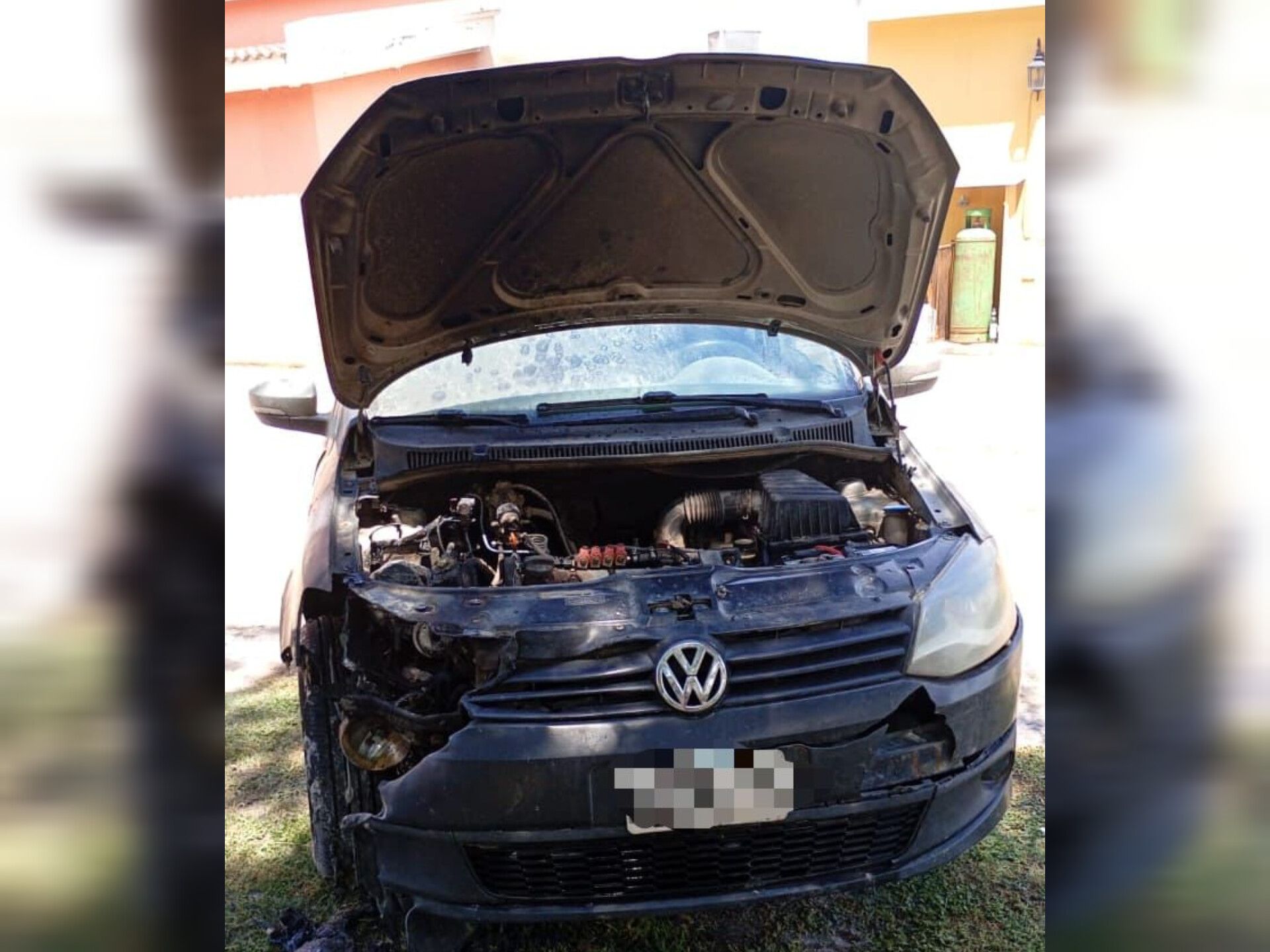 SE INCENDIÓ UN AUTO DE LA COMUNA DE CAPILLA DE SITÓN Y UN EMPLEADO RESULTÓ HERIDO