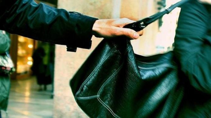 DETUVIERON A DOS HOMBRES VINCULADOS A UNA OLA DE ARREBATOS EN JESÚS MARÍA