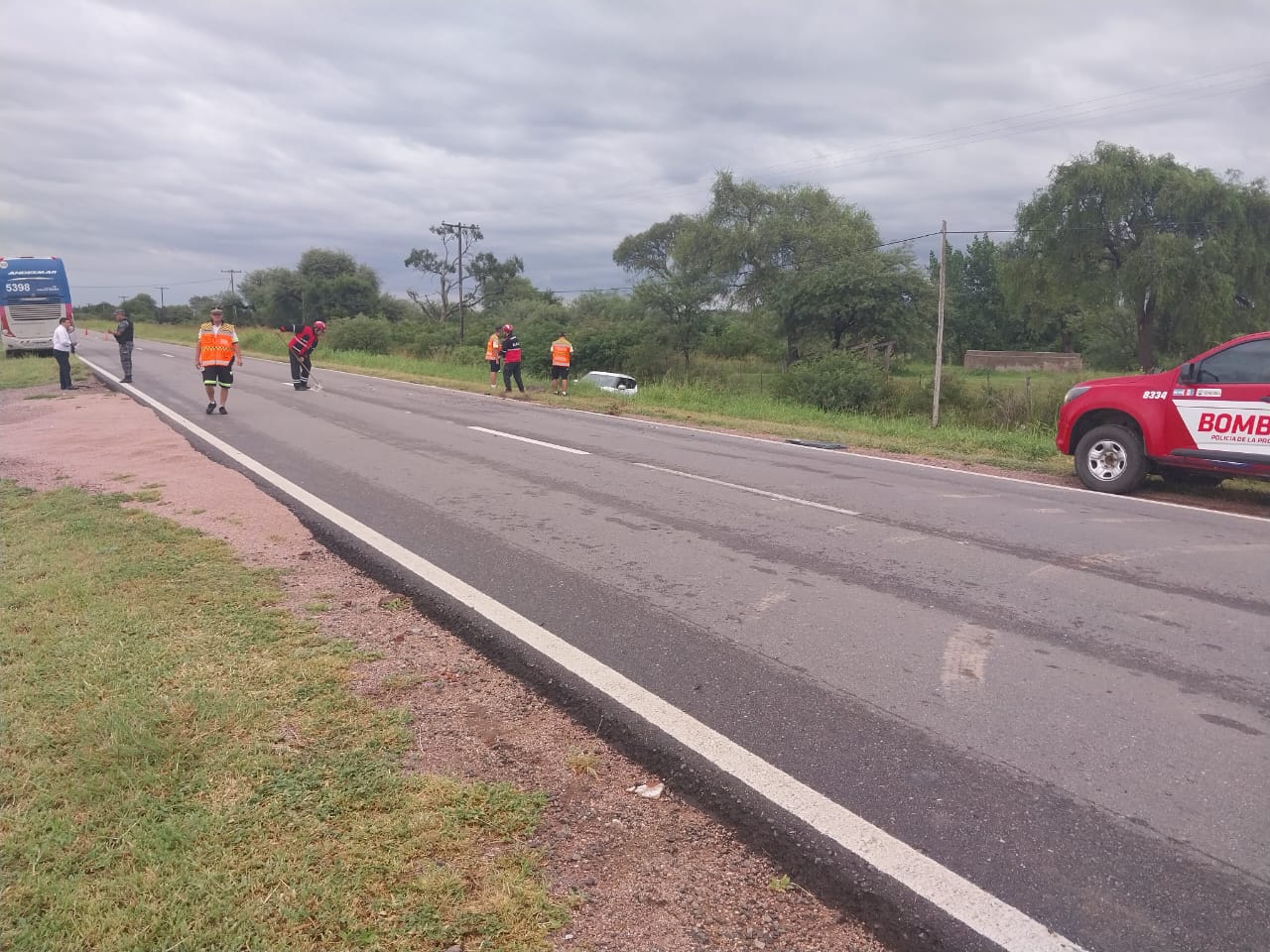 RÍO SECO: ACCIDENTE DE TRÁNSITO ENTRE UN AUTO Y UN COLECTIVO EN RUTA 9