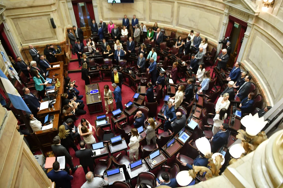 EL SENADO AL APROBÓ LA REFORMA LABORAL Y EL DEBATE SE TRASLADA A DIPUTADOS