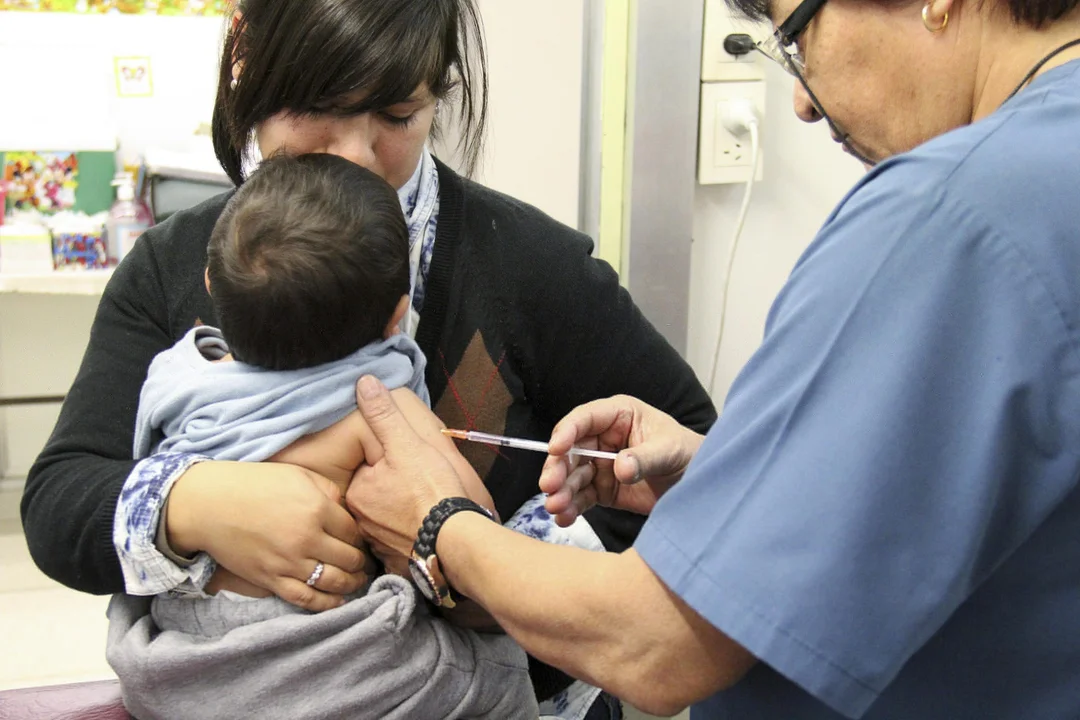 EL MINISTERIO DE SALUD ADELANTA LA SEGUNDA DOSIS DE LA VACUNA TRIPLE VIRAL PARA NIÑOS DE ENTRE 15 Y 18 MESES