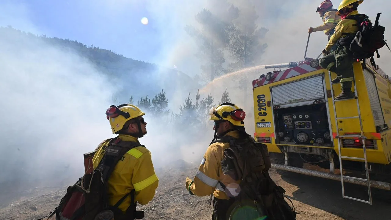 DRAMA EN LA PATAGONIA: EL FUEGO YA AFECTÓ 45 MIL HECTÁREAS Y HAY CUATRO PARQUES EN ALERTA