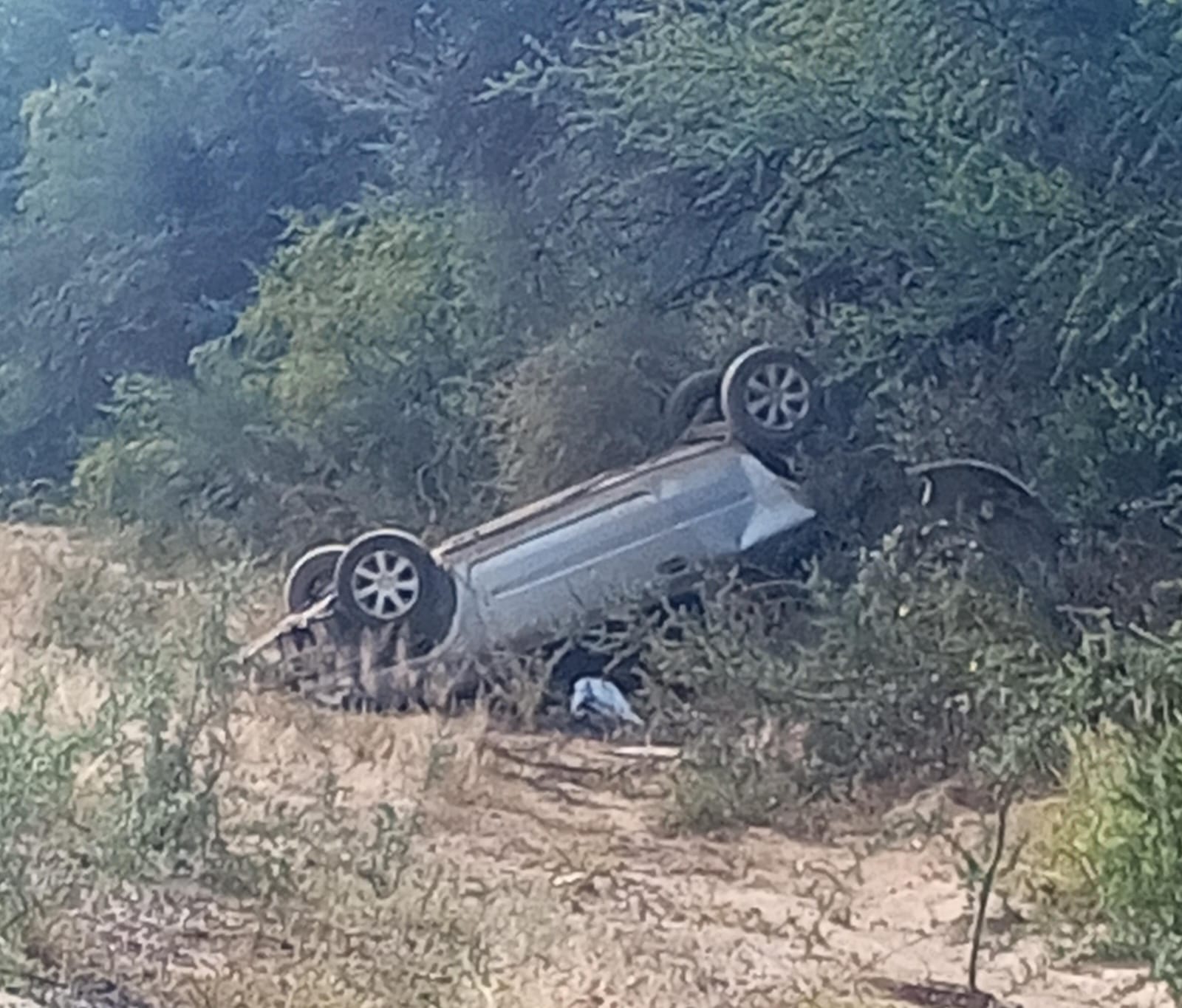 VILLA DE SOTO: UN AUTO VOLCÓ Y HUBO UNA MUJER HERIDA