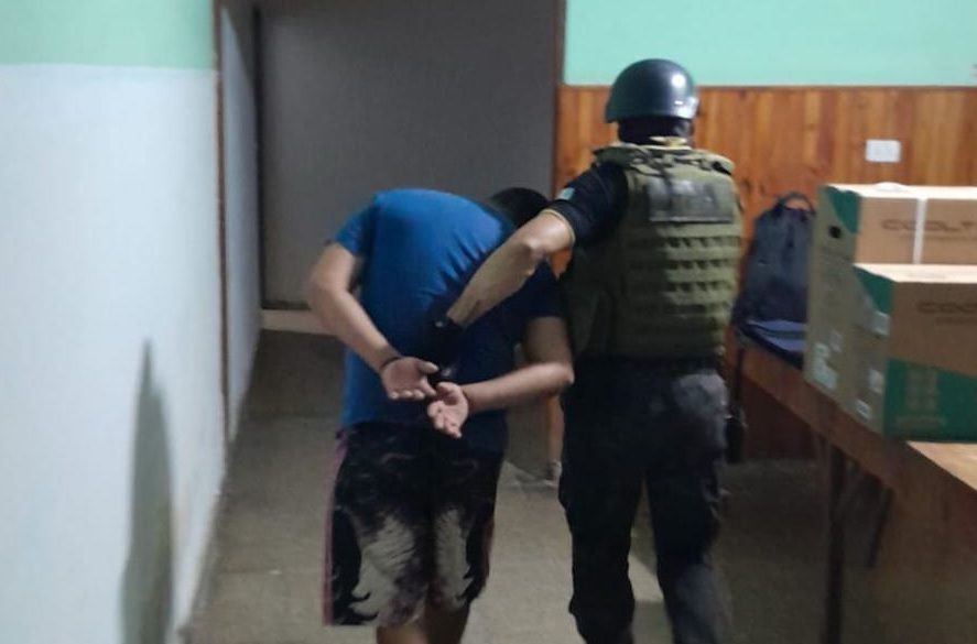 UNA PAREJA DETENIDA POR COMERCIALIZAR DROGAS EN QUILINO