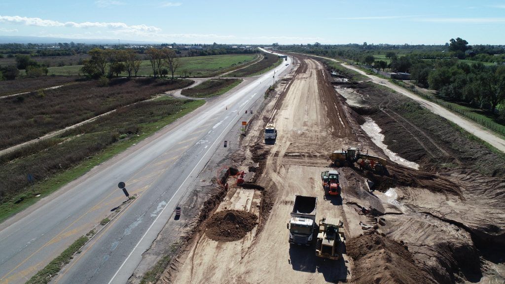 CIRCUNVALACIONES, AUTOVÍAS Y RUTAS ESTRATÉGICAS: LA PROVINCIA PROFUNDIZA SU INVERSIÓN INICIAL