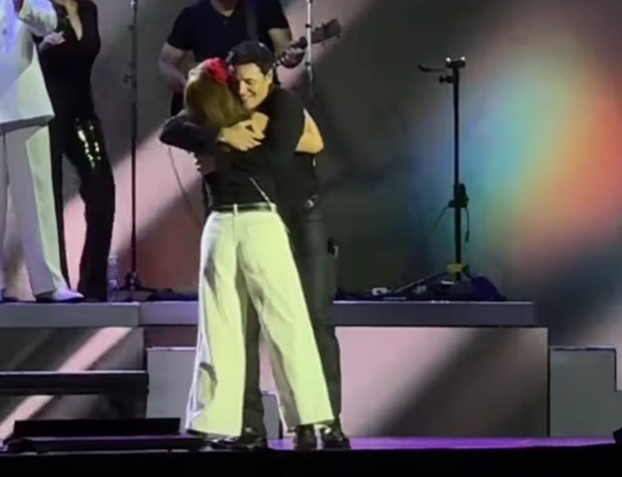 UNA PROFESORA DE JESÚS MARÍA CUMPLIÓ EL SUEÑO DE TODA FANÁTICA Y BAILÓ CON CHAYANNE EN CÓRDOBA