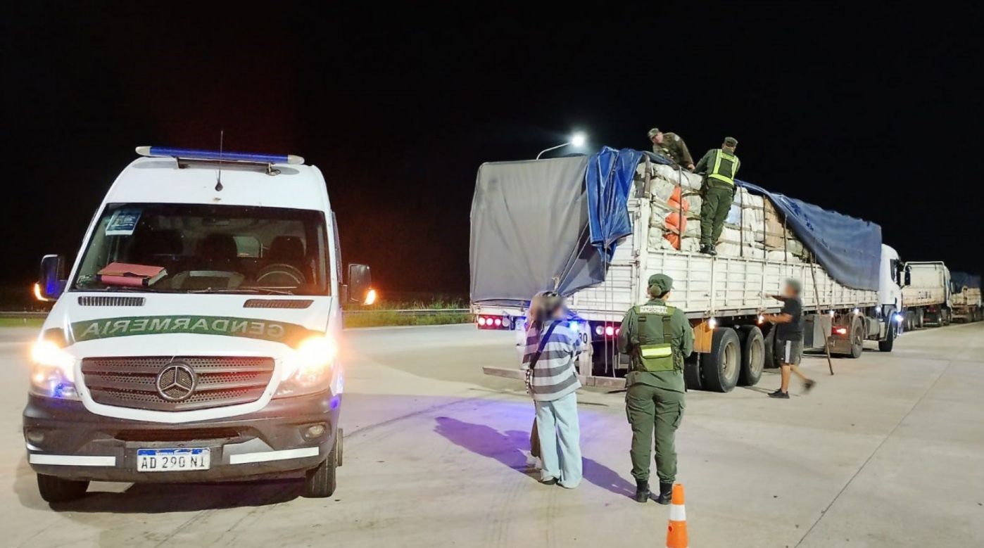INCAUTAN MERCADERÍA ILEGAL VALORADA EN 300 MILLONES DE PESOS EN UNA RUTA CORDOBESA