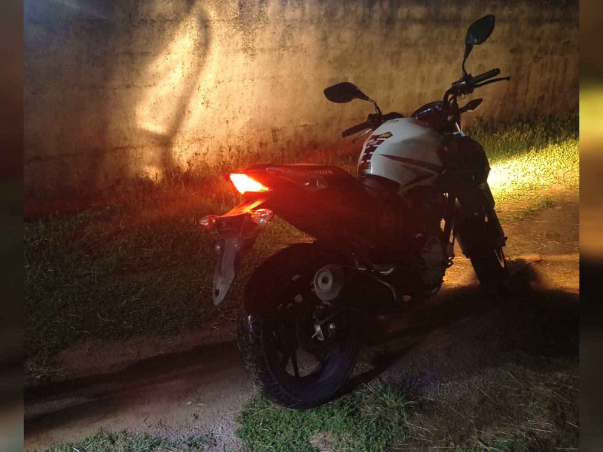 DOS MENORES, UNO DE 14 AÑOS, APREHENDIDOS POR EL ROBO DE UNA MOTO EN JESÚS MARÍA