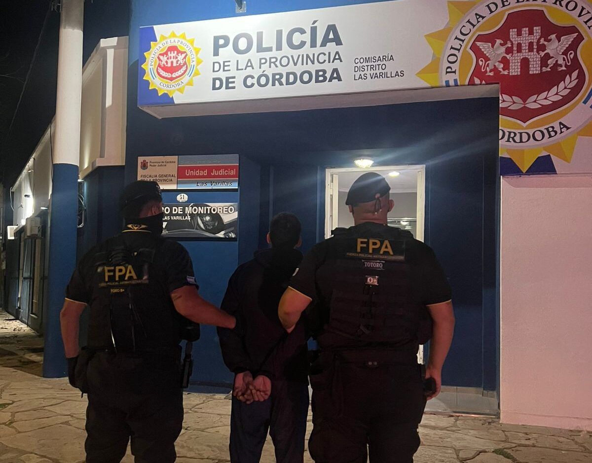 LAS VARILLAS: INTENTÓ DARSE A LA FUGA, SE DESCARTÓ DE COCAÍNA EN EL TRAYECTO Y FUE DETENIDO POR LA FPA