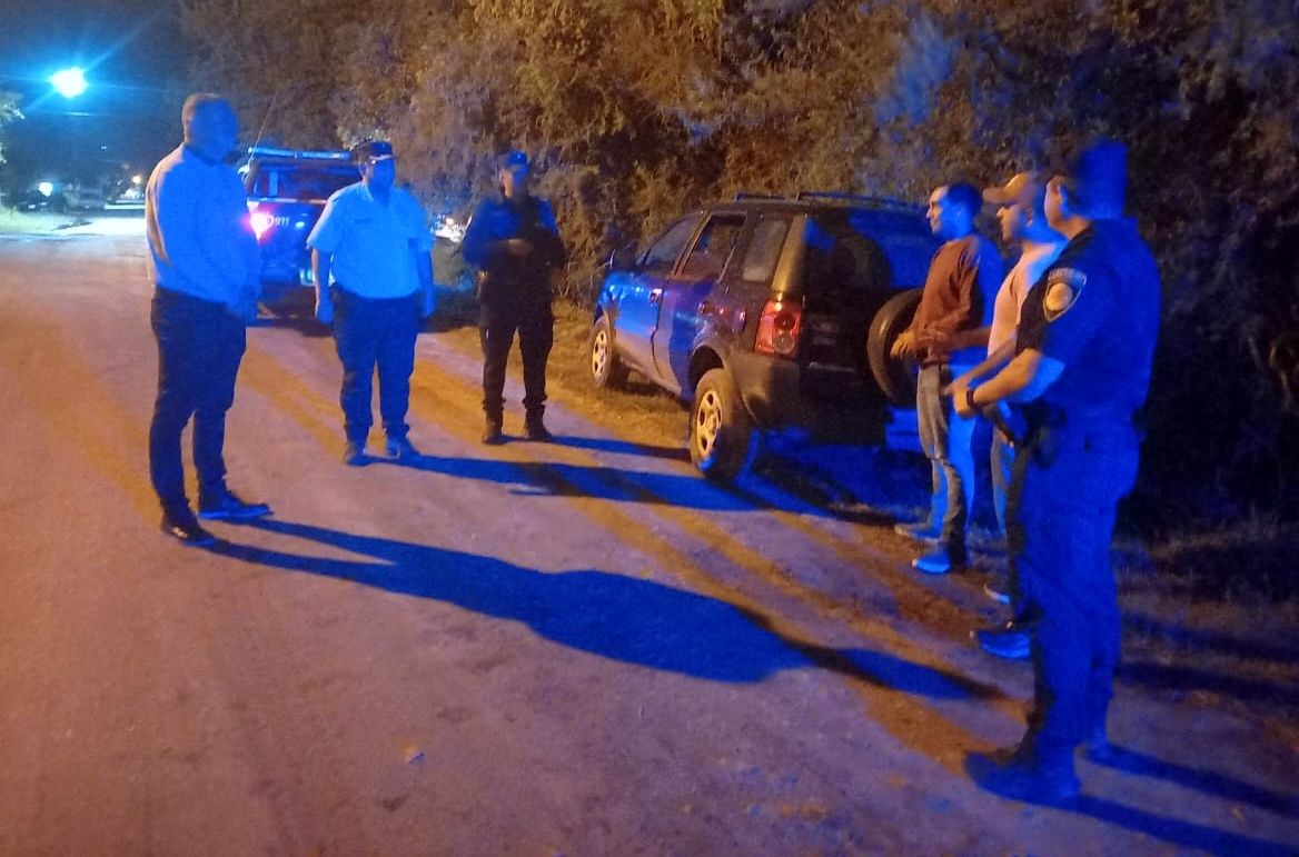 APARECIÓ ABANDONADA EN LA DORMIDA LA CAMIONETA ROBADA EN TOTORAL
