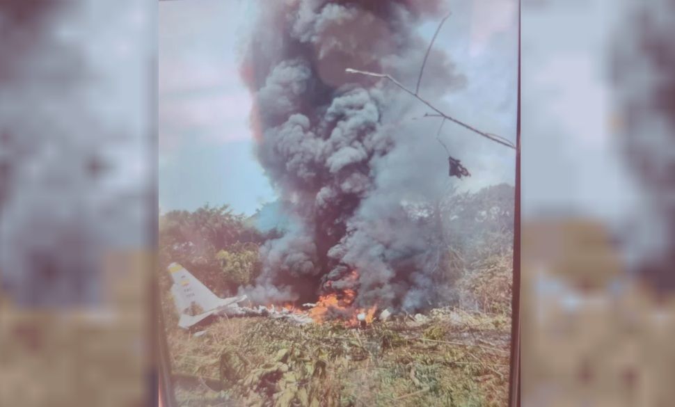 TRÁGICO ACCIDENTE DE UN AVIÓN HÉRCULES EN COLOMBIA DEJA OCHO MUERTOS Y DECENAS DE HERIDOS