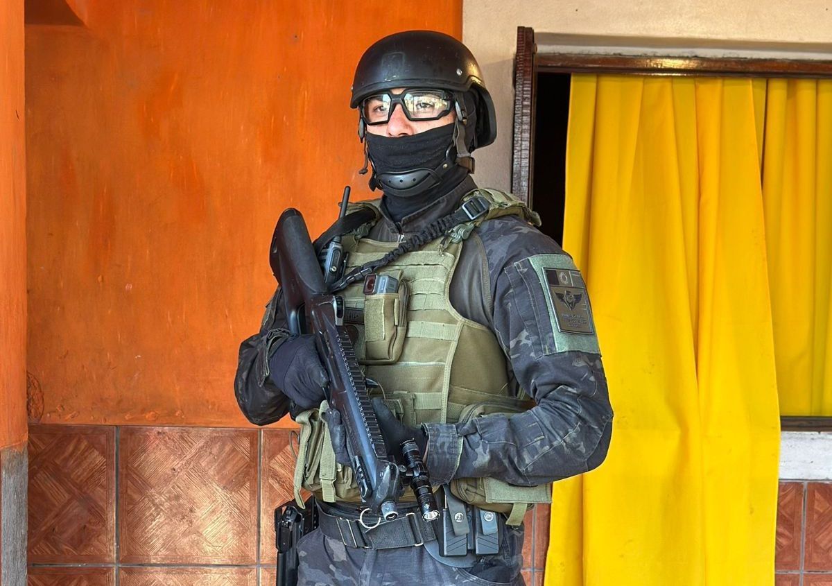 LA FPA ALLANÓ DOS VIVIENDAS Y SECUESTRÓ DROGAS EN VILLA DOLORES