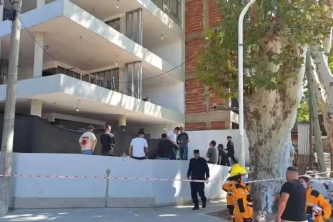 MACABRO HALLAZGO EN COLÓN: ENCUENTRAN EL CUERPO DE UN HOMBRE OCULTO EN UNA PARED DE UNA OBRA EN CONSTRUCCIÓN