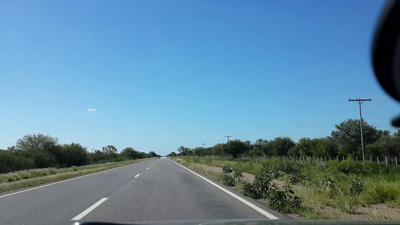 UN COLECTIVO CHOCÓ CONTRA UN CABALLO A LA ALTURA DE QUILINO