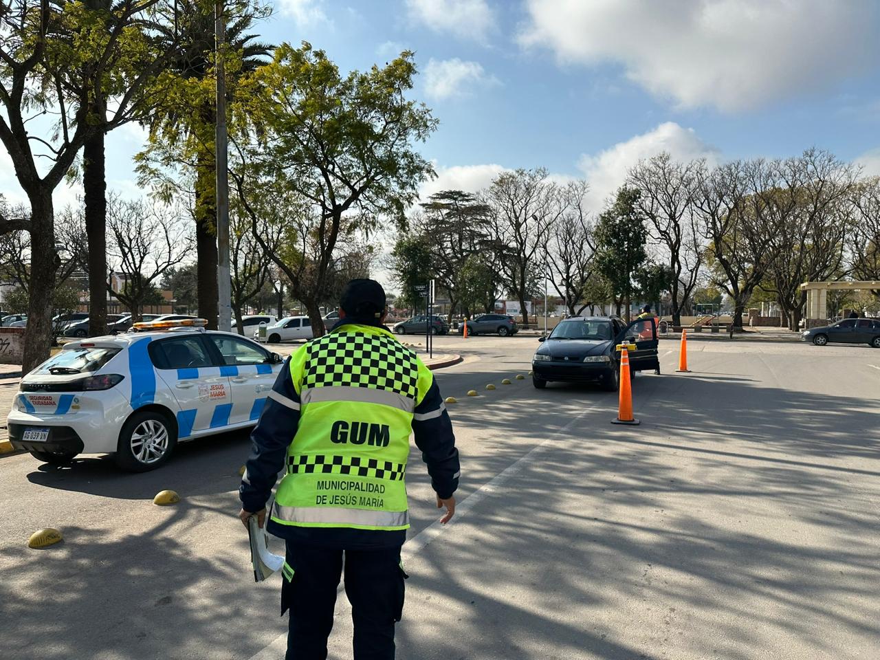 JESÚS MARÍA: TRES JÓVENES DETENIDOS TRAS AGREDIR A GOLPES A PERSONAL DE LA GUARDIA URBANA MUNICIPAL