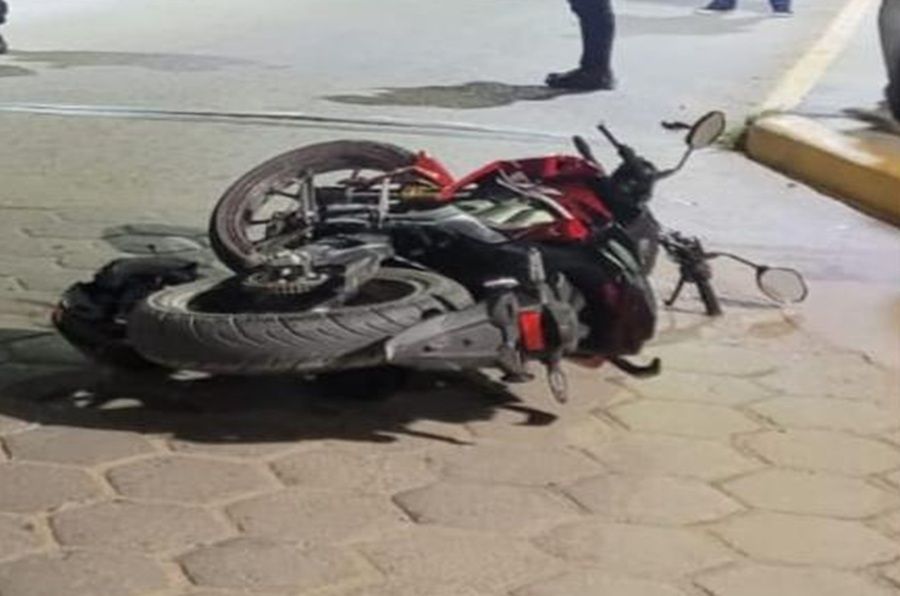 UN JOVEN RESULTÓ HERIDO TRAS PERDER EL CONTROL DE SU MOTOCICLETA EN CRUZ DEL EJE