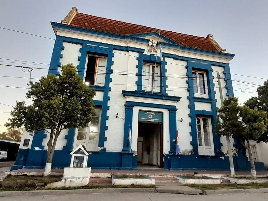 DENUNCIAN QUE AMENAZARON Y QUISIERON AHORCAR A LA MUJER QUE DENUNCIÓ A LOS POLICÍAS DE CHAÑAR