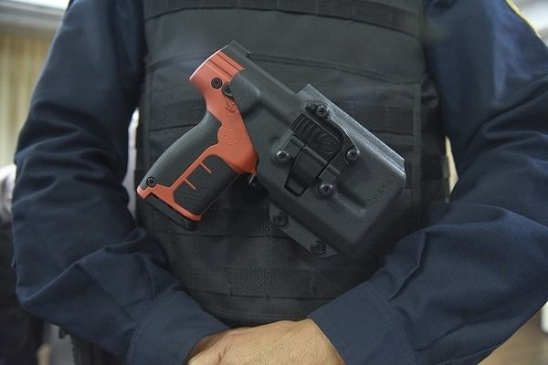 VILLA DE SOTO: UN DETENIDO TRAS UNA VIOLENTA RIÑA CALLEJERA QUE REQUIRIÓ EL USO DE ARMAS MENOS LETALES