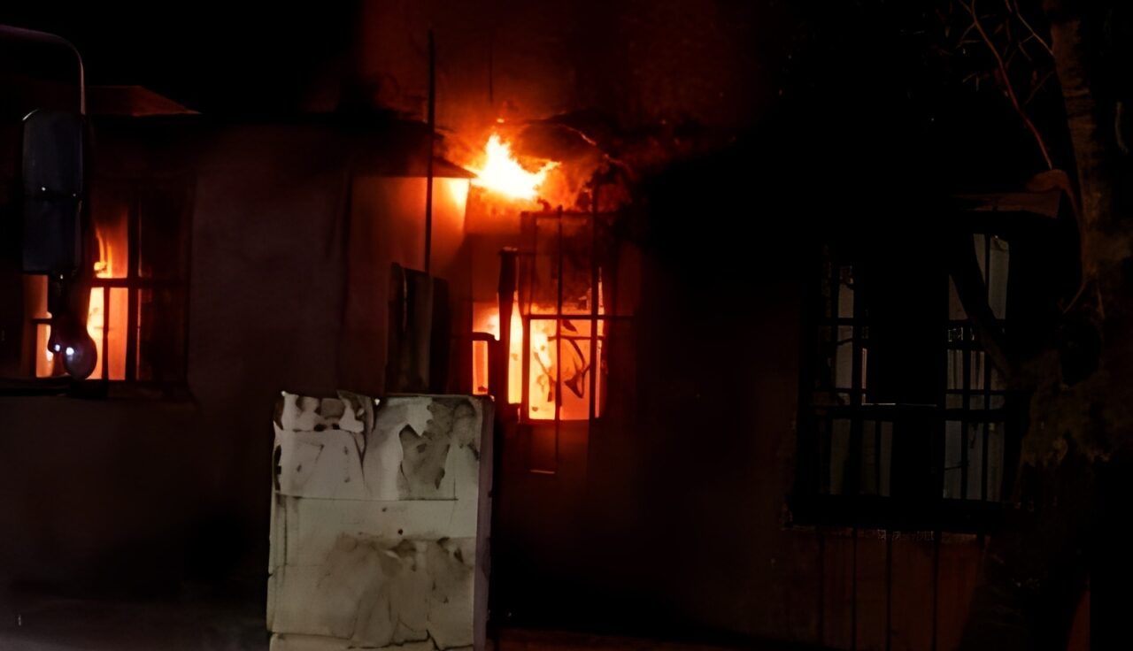 DOS PERSONAS SUFRIERON QUEMADURAS EN EL INCENDIO DE UNA VIVIENDA EN ELCANO