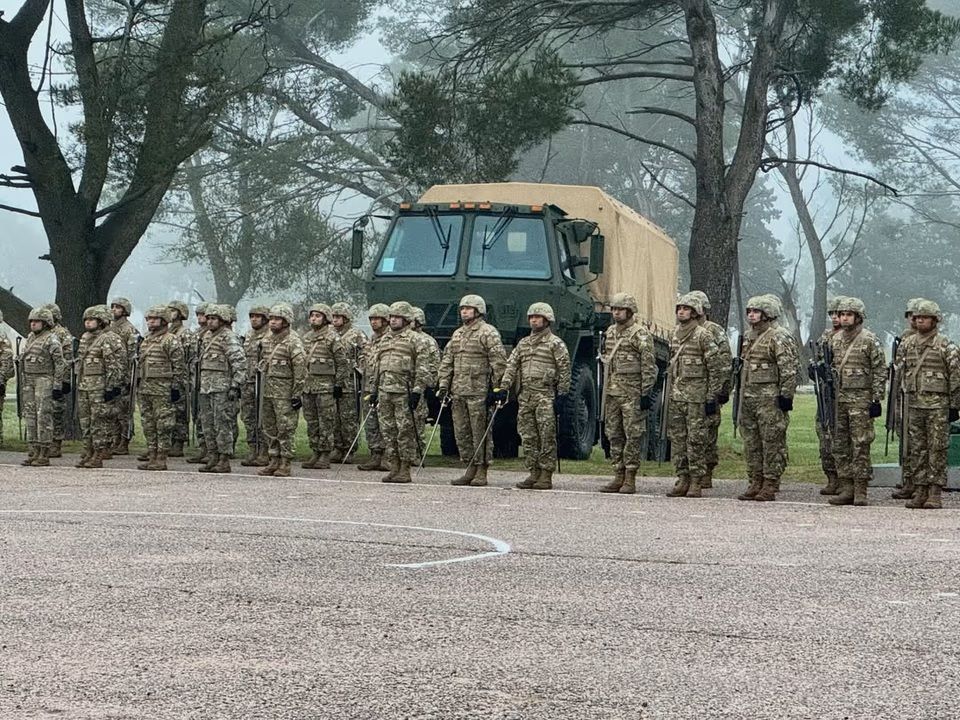 EL GOBIERNO OFICIALIZÓ UN AUMENTO DE HASTA EL 25 POR CIENTO PARA LAS FUERZAS ARMADAS