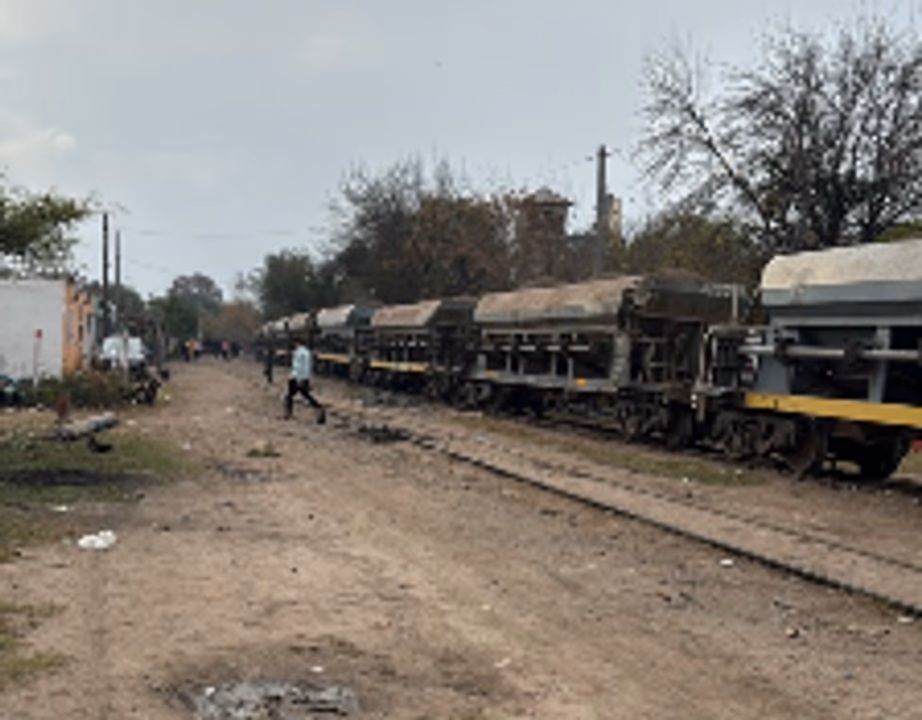 DESCARRILÓ UN TREN DE CARGA EN CÓRDOBA Y UN NIÑO RESULTÓ HERIDO