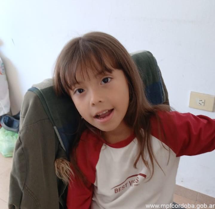 BUSCAN A UNA MAMA Y SU HIJA DE 7 AÑOS QUE VIVEN EN SITUACIÓN DE CALLE