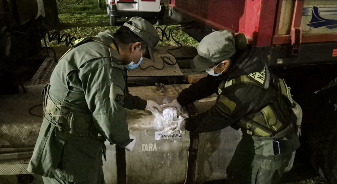 INCAUTAN 1.100 LITROS DE ÉXTASIS LÍQUIDO OCULTOS EN UN CAMIÓN EN CÓRDOBA