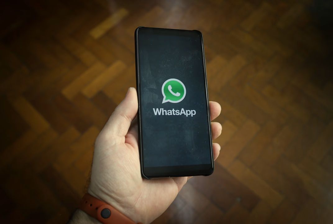 WHATSAPP SE RENUEVA: LLEGAN LOS MENSAJES DE TEXTO QUE SE AUTODESTRUYEN Y EL ENIGMÁTICO “PUNTO VERDE”