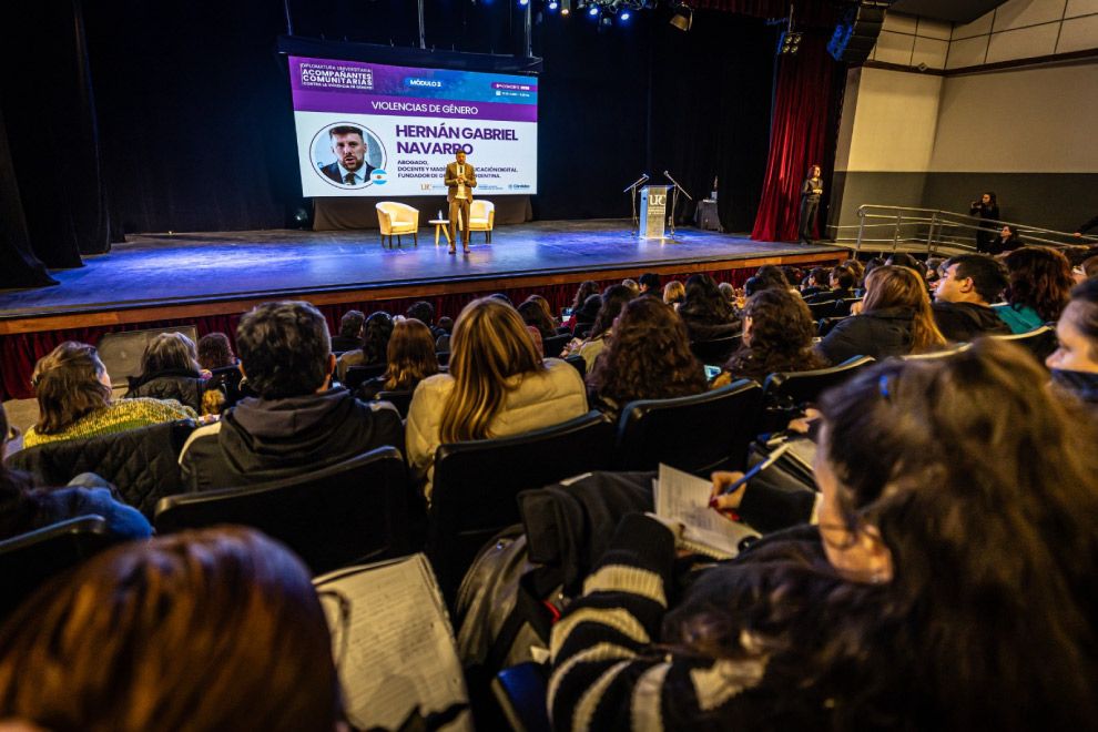 DIPLOMATURA DE ACOMPAÑANTES COMUNITARIAS CONTRA LA VIOLENCIA DE GÉNERO: EL 1 DE AGOSTO SE LLEVARÁ A CABO UNA NUEVA JORNADA DE FORMACIÓN